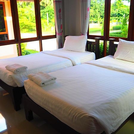 Hotel Bansuansiriwat Ban Tak Exterior foto