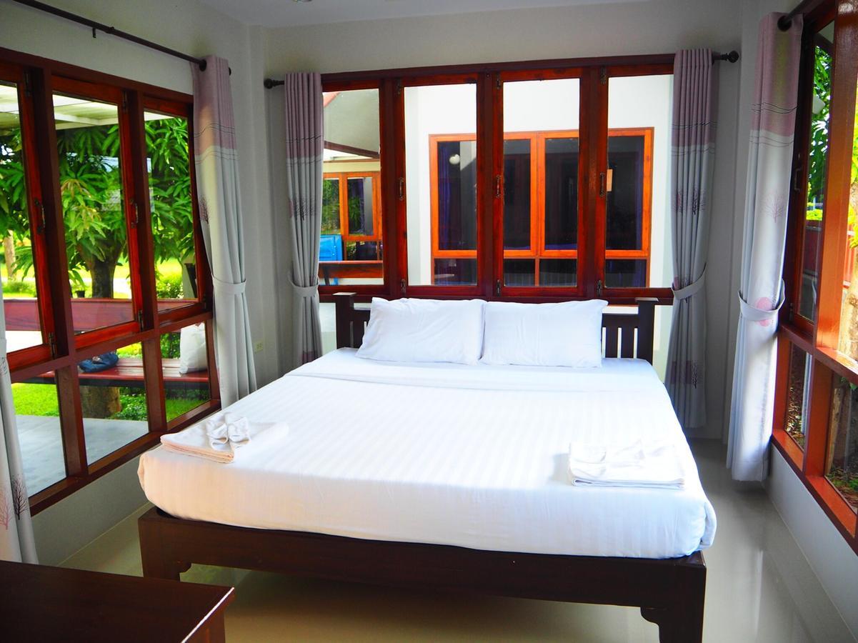 Hotel Bansuansiriwat Ban Tak Exterior foto